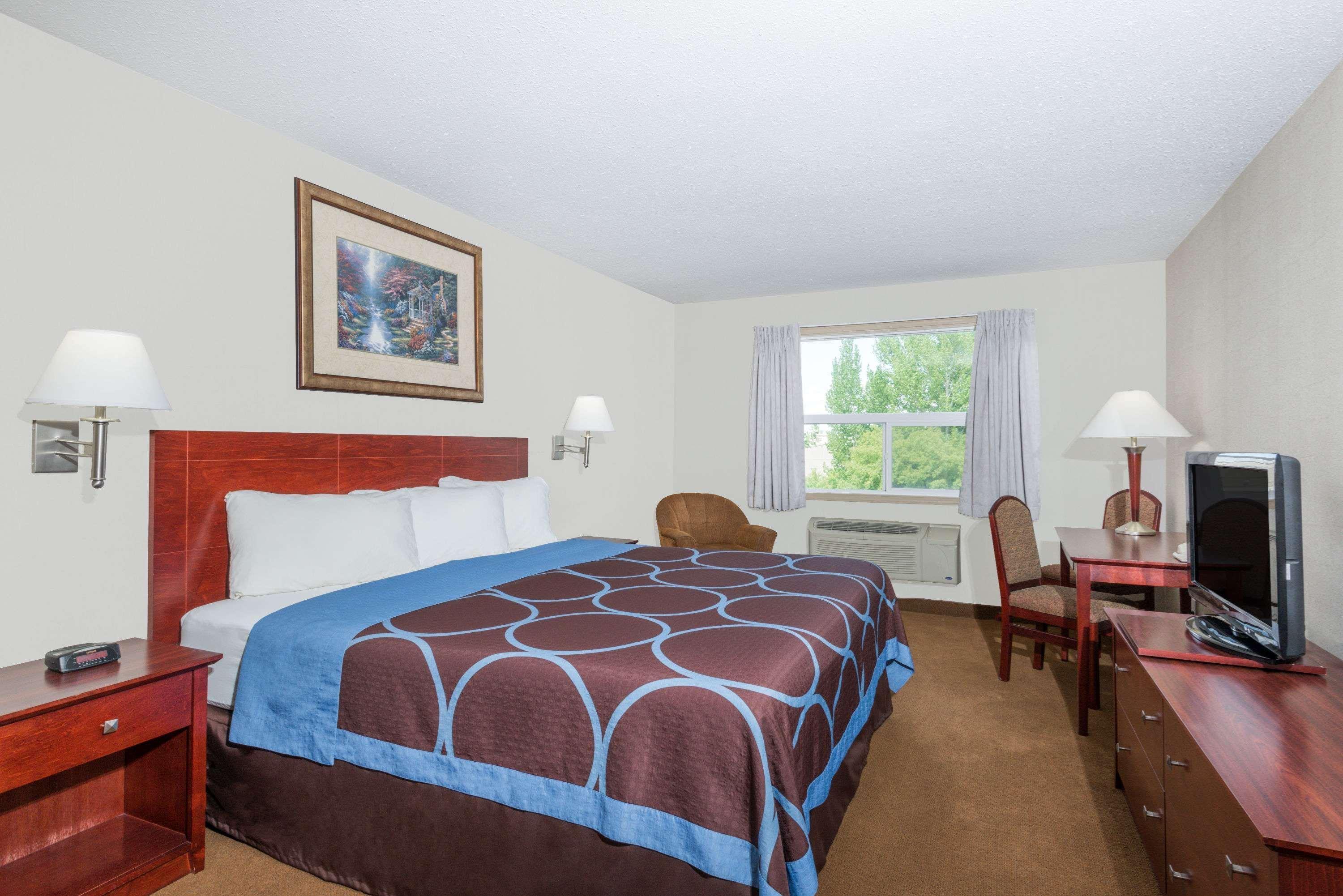 Super 8 By Wyndham Red Deer City Centre Eksteriør bilde