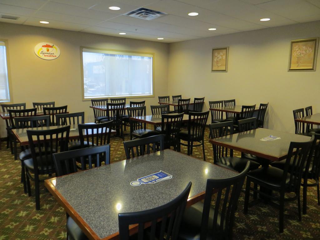Super 8 By Wyndham Red Deer City Centre Eksteriør bilde