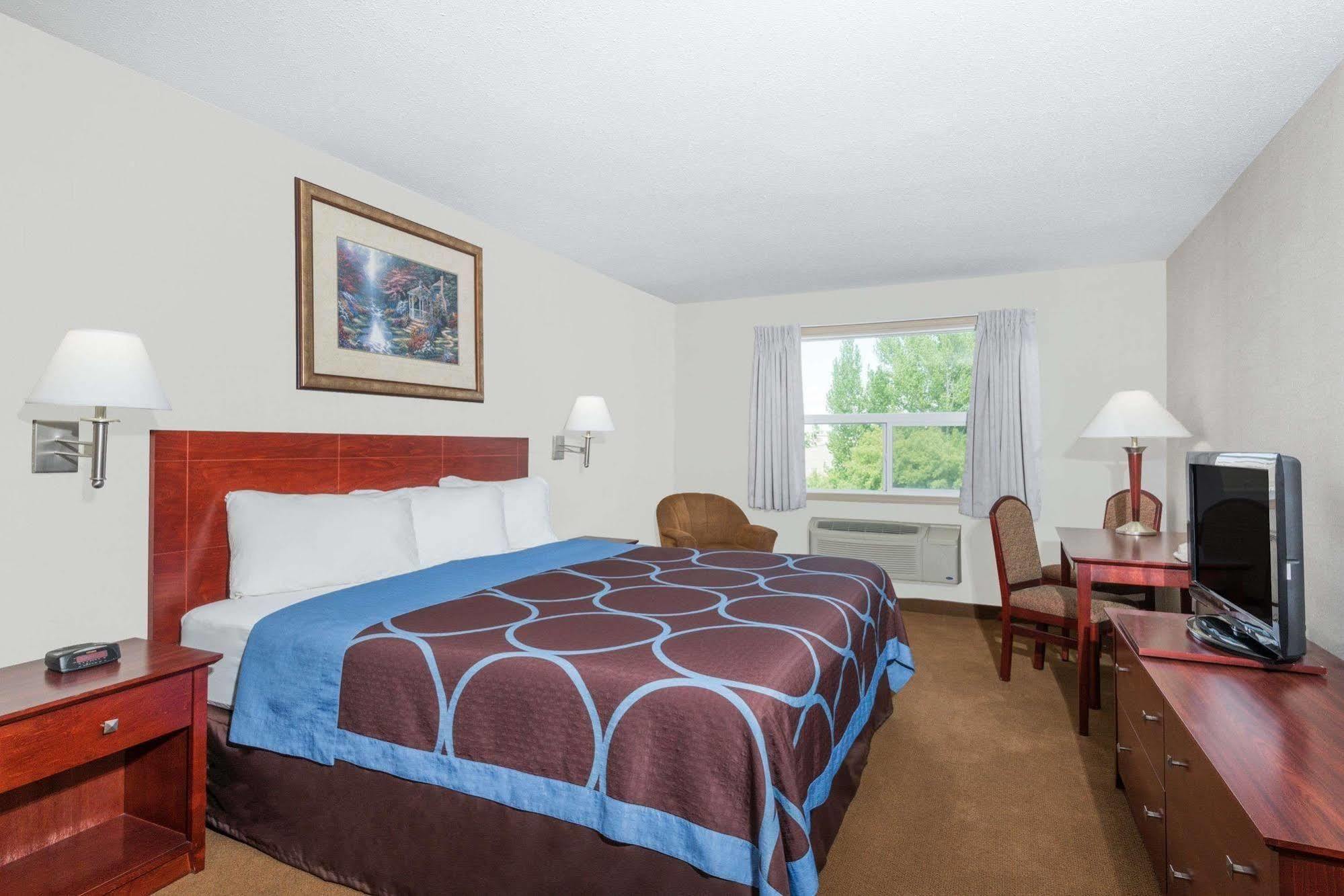 Super 8 By Wyndham Red Deer City Centre Eksteriør bilde